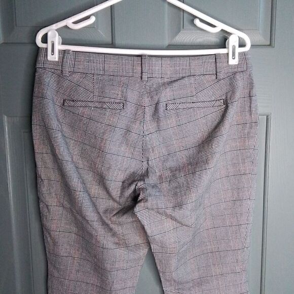 Gap, signature skinny ankle, black and red plaid, women's size 10 - Picture 6 of 8